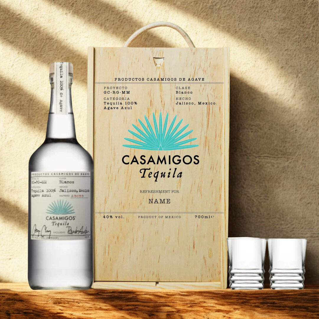 Personalised Casamigos Tequilla Blanco Gift Set with Shot Glasses – 70cl (40% ABV) bottle